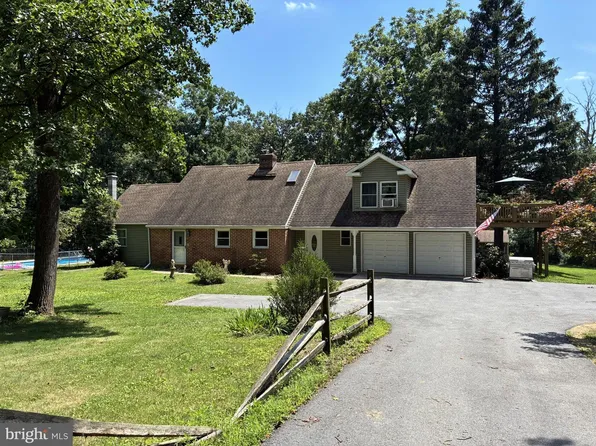 65 Sunnyside Dr, Carlisle, PA 17015