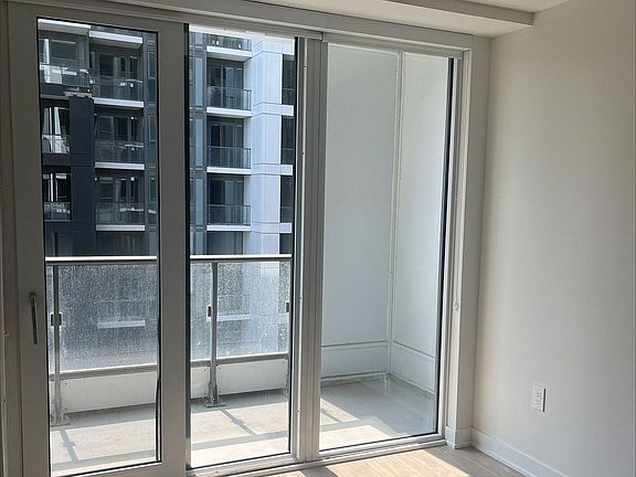 4th image of 60 Princess St #526