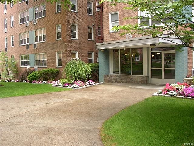 1st image of 76 Dehaven Dr APT 2A
