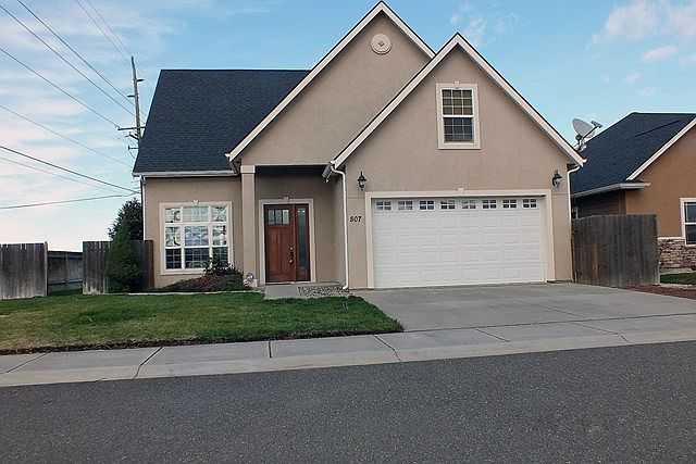 1st image of 807 NE Bunky Ln