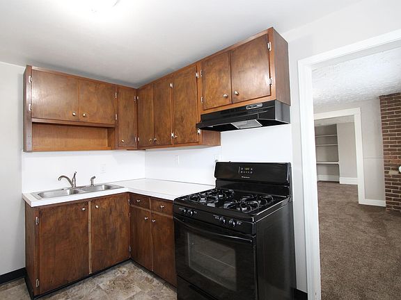 3rd image of 103 Lexington Ave NW