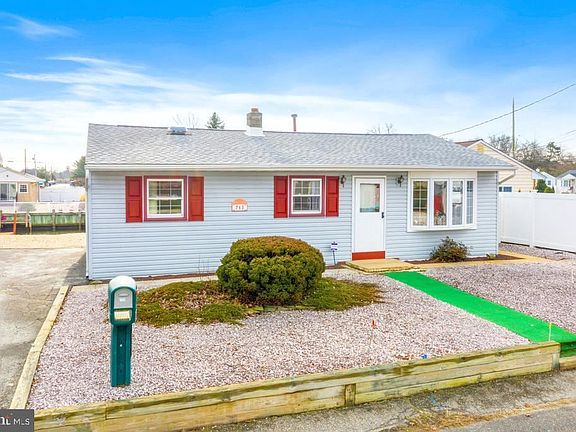 3rd image of 753 Francis Dr
