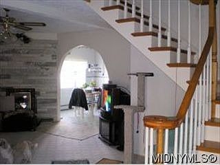 3rd image of 9640 Wakefield St