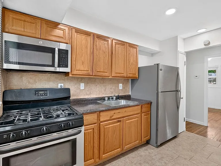 10328 Dudley Dr — Photo 18