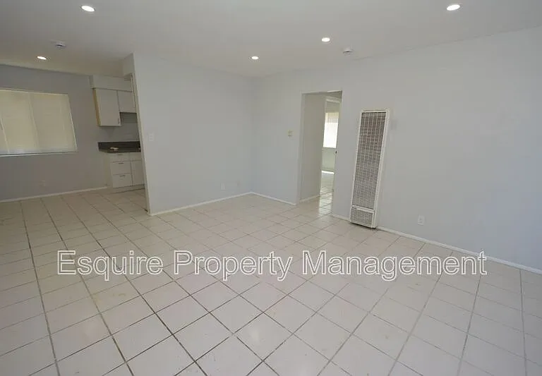 951 W Cedar Ct #1 — Photo 3