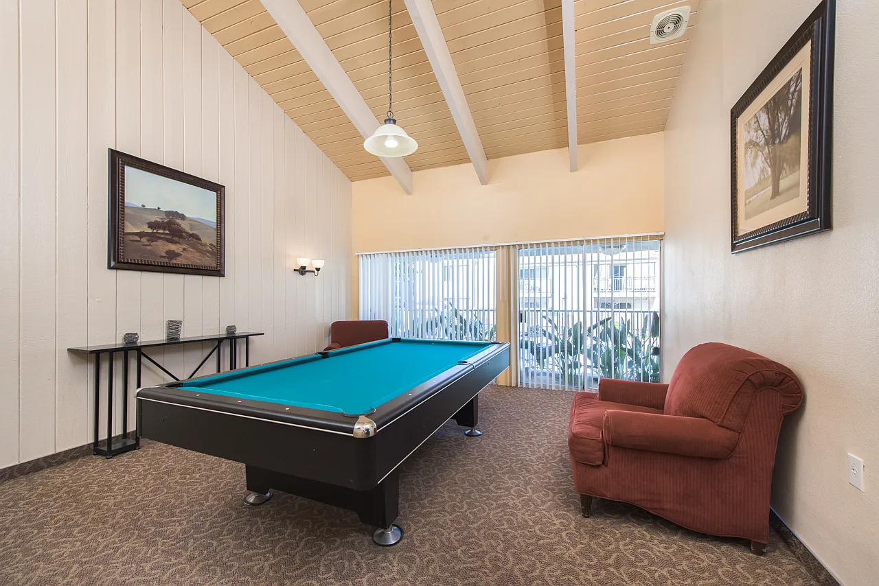 Tarzana Terraces — Photo 2