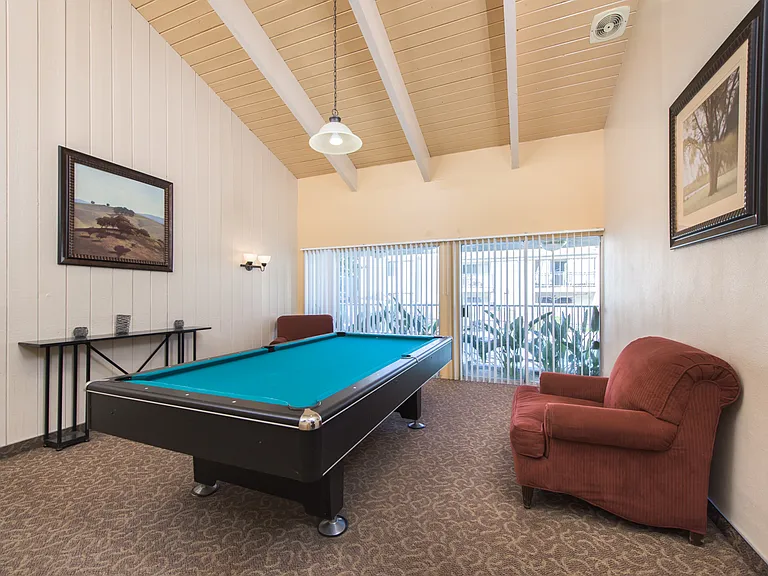 Tarzana Terraces — Photo 2