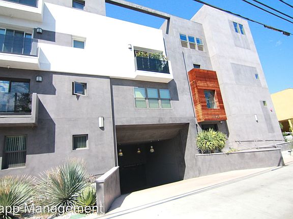 3rd image of 11925 Kling St APT 413