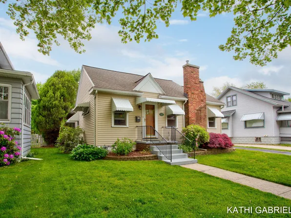 931 Franklin Ave, Grand Haven, MI 49417
