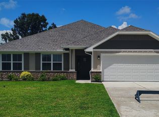 601 Greystone Ln, Angleton, TX 77515