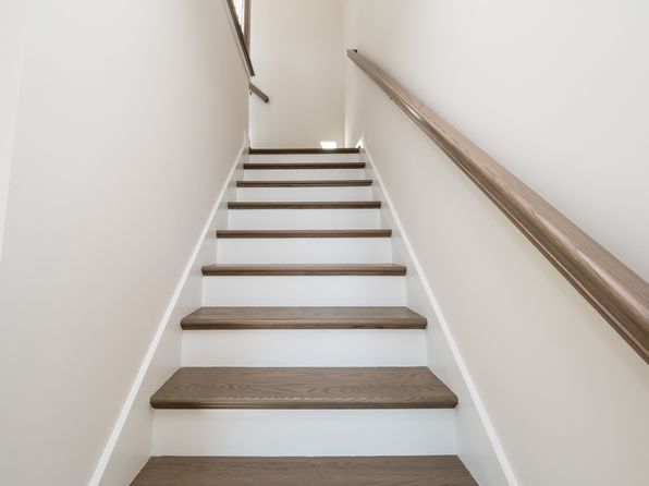 virginia-beach-virginia-402647318 picture