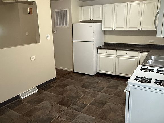 3rd image of 3335 Roesner Dr