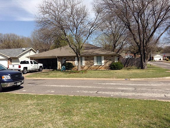 2nd image of 2615 N Capistrano Ct