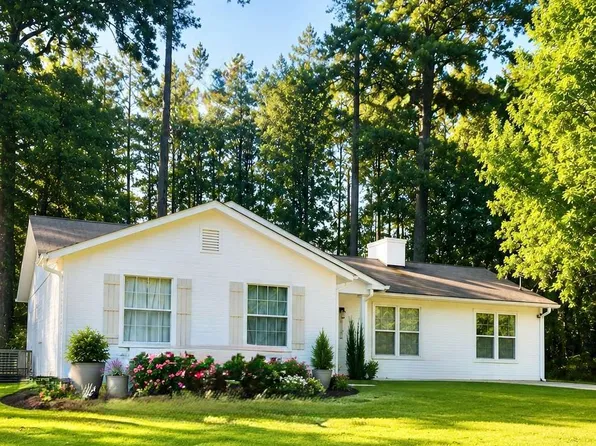 2383 Deep Shoals Cir, Decatur, GA 30034
