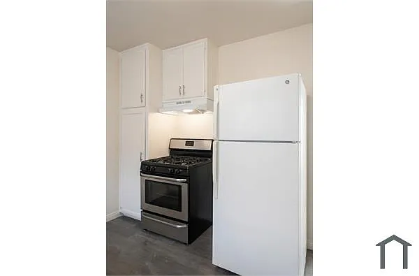 Building Photo - 1127 1/2 W 111th St