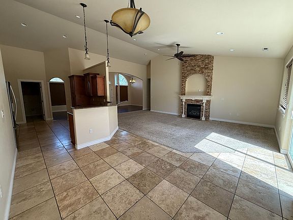 3rd image of 1399 Belmont Blvd