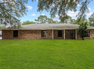 6281 25th St, Groves, TX 77619