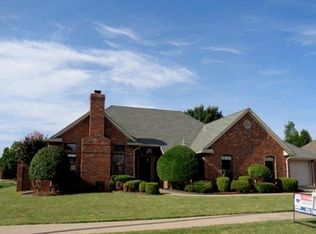 7610 NW Castlerock Pl, Lawton, OK 73505