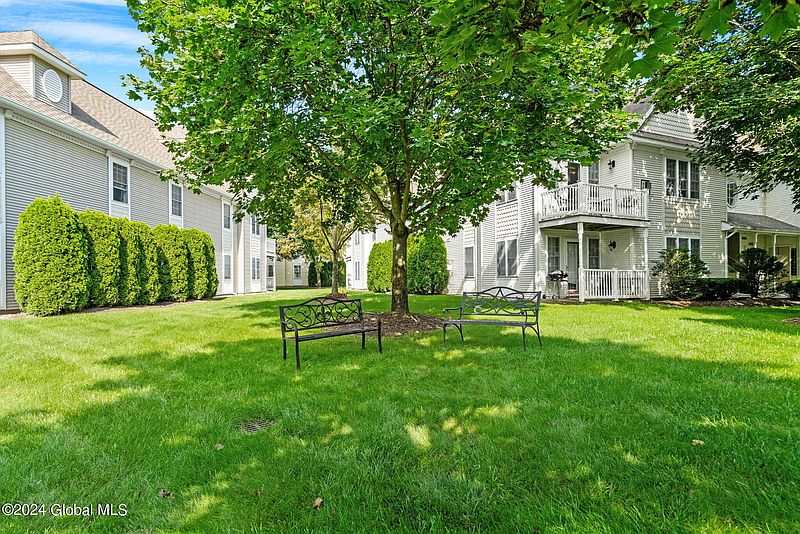 4th image of 401 Mallards Pond Lane