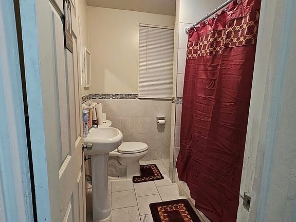 4th image of 41 Chelsea Ave #F8