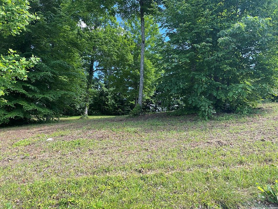 2nd image of Red Bud Ln