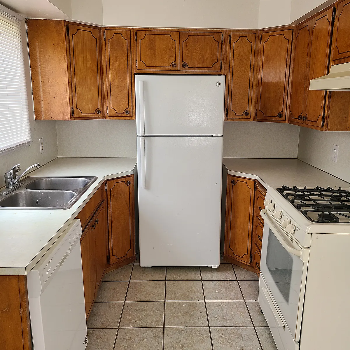 Building Photo - 4002 S Madison Ave #3