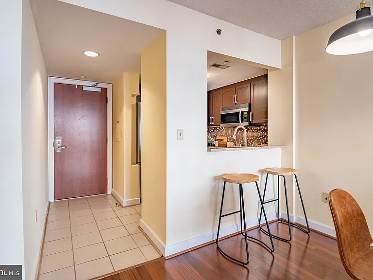 1150 K St NW #1008 — Photo 16