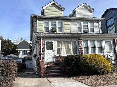 1023 E 28th St, Brooklyn, NY, 11210