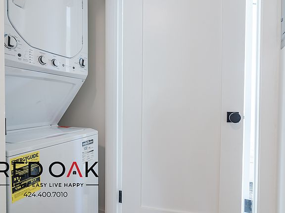 4th image of 334 N Kingsley Dr #1/4
