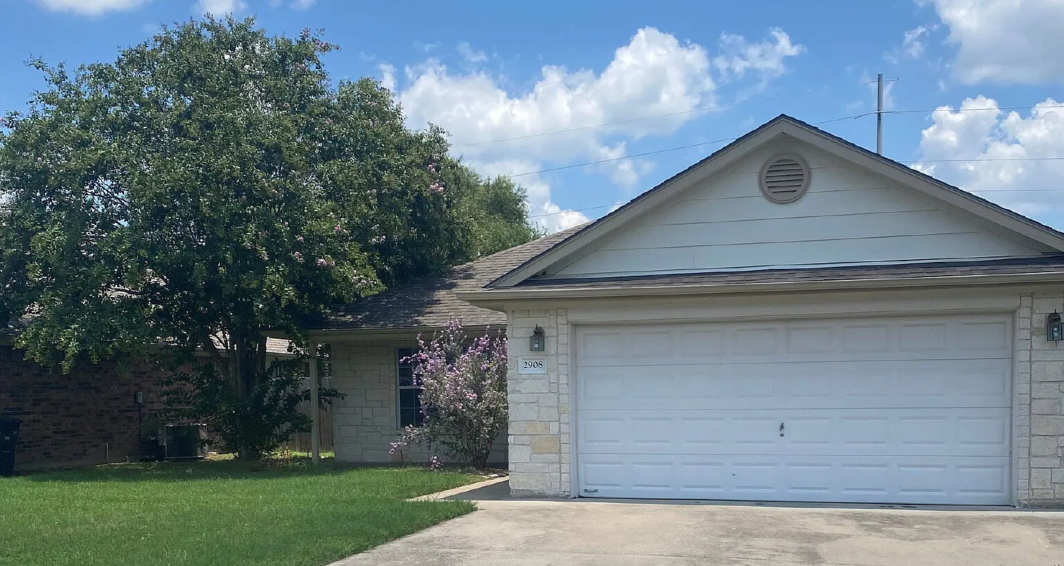 3 bed, 2.0 bath, 1427 sqft, $1,975 — Photo 1
