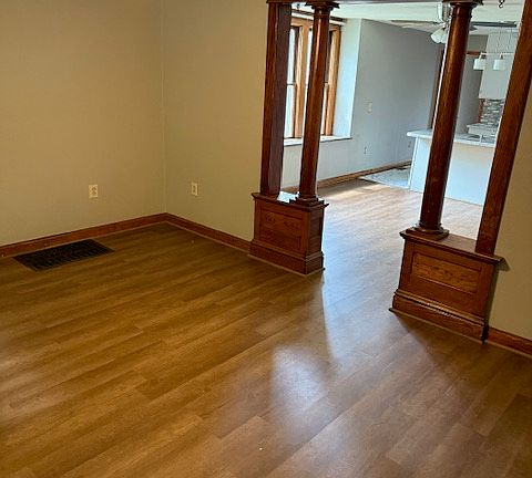 5th image of 208 S Willis Ave #A