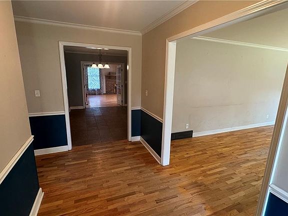 3rd image of 2102 Shannon Ln