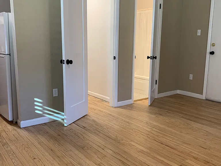 1750 N Pearl St #2 — Photo 3