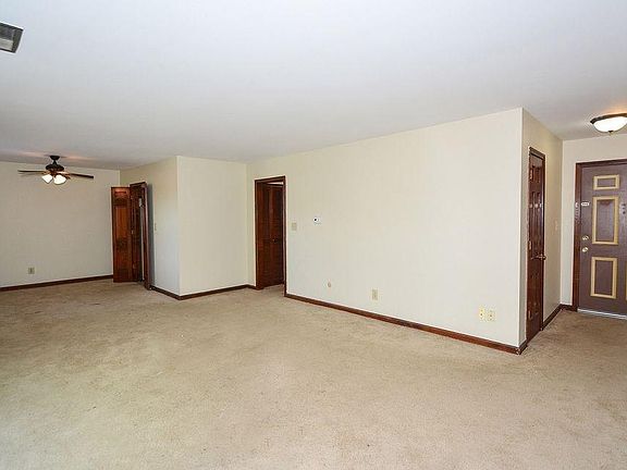 4th image of 3011 E 47th St