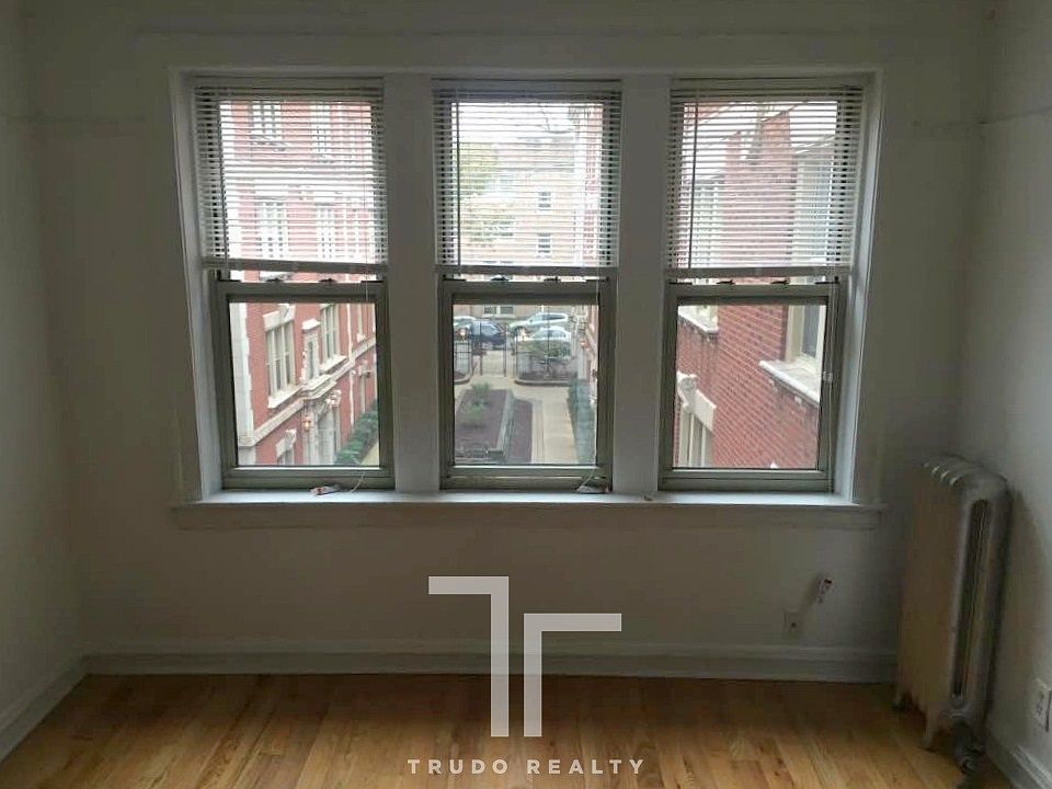 1st image of 540 W Surf St #544.5-2E