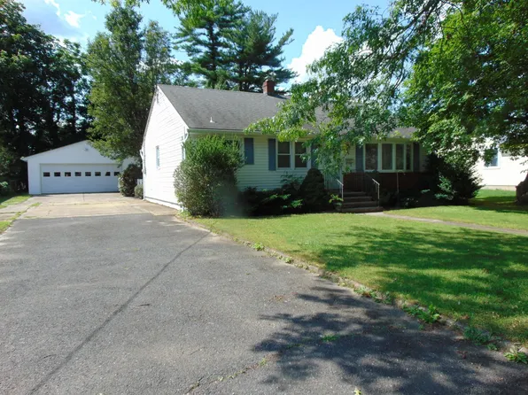 7 Boud Ave, Farmingdale, NJ 07727