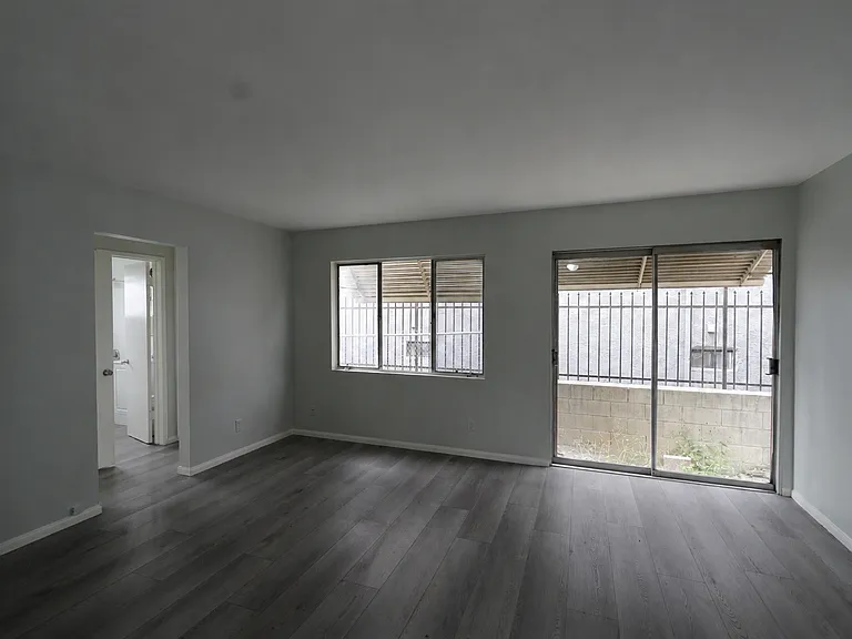 935 S Grand View St #2 — Photo 3