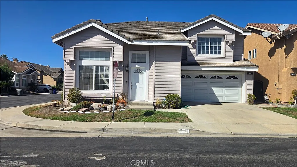3 bed, 2.5 bath, 1692 sqft, $3,900 — Photo 1