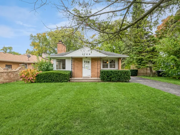 1709 27th St, Zion, IL 60099