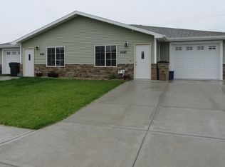 4080 N Point Cir, Grand Island, NE 68803