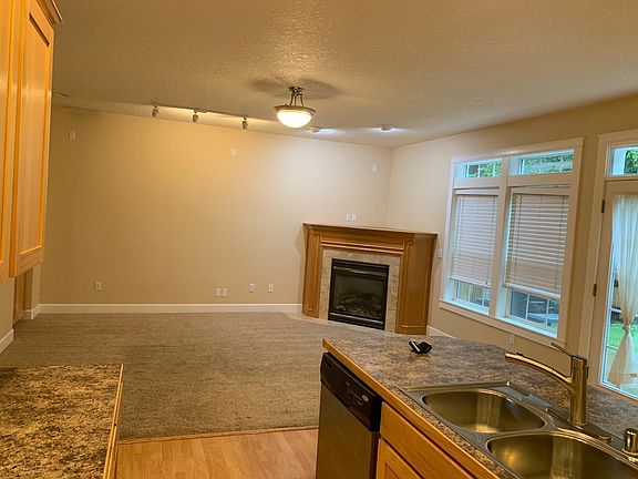 5th image of 10505 NE 25th Pl