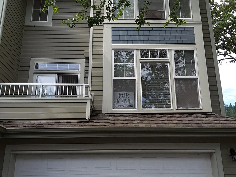 2066 Newport Way NW — Photo 6