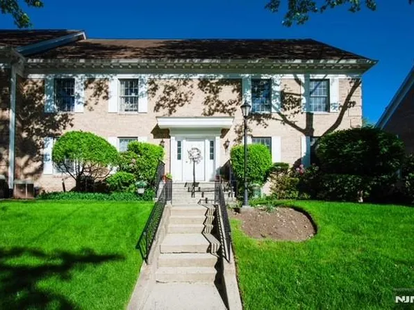 11 S Maple Ave #B, Park Ridge, NJ 07656