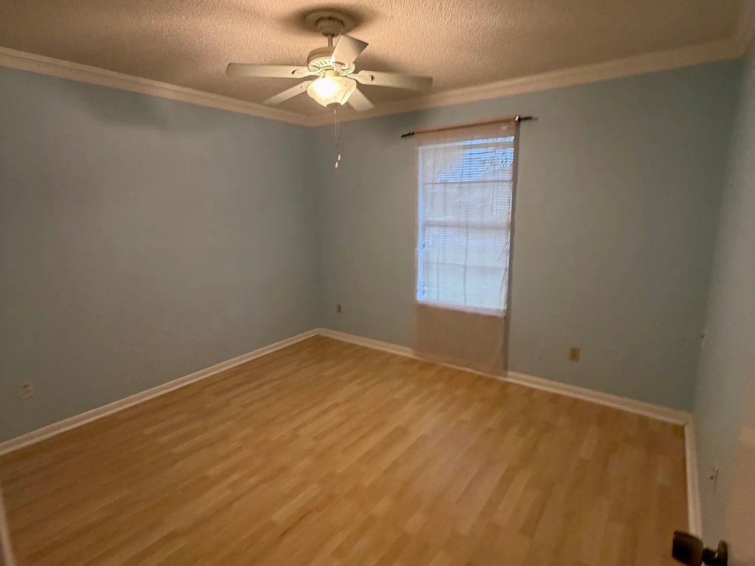 2 bed, 1128 sqft, $1,600 — Photo 3