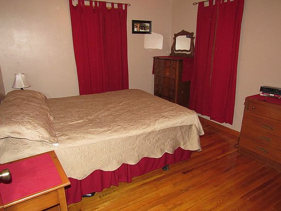 5th image of 2202 W C St