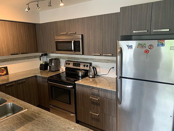 5th image of 13883 Laurel Dr #616