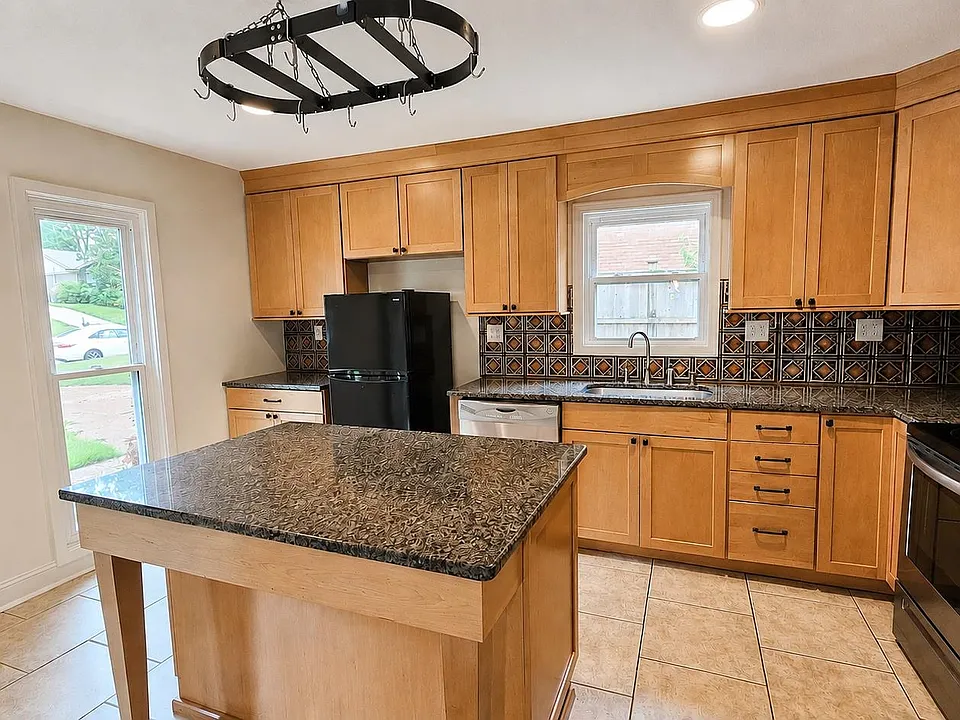 89 Ericson Rd