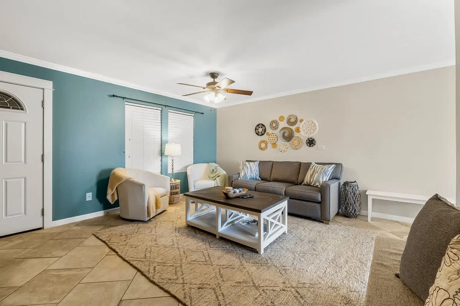 2 bed, 2.0 bath, 1291 sqft, $1,557 — Photo 1