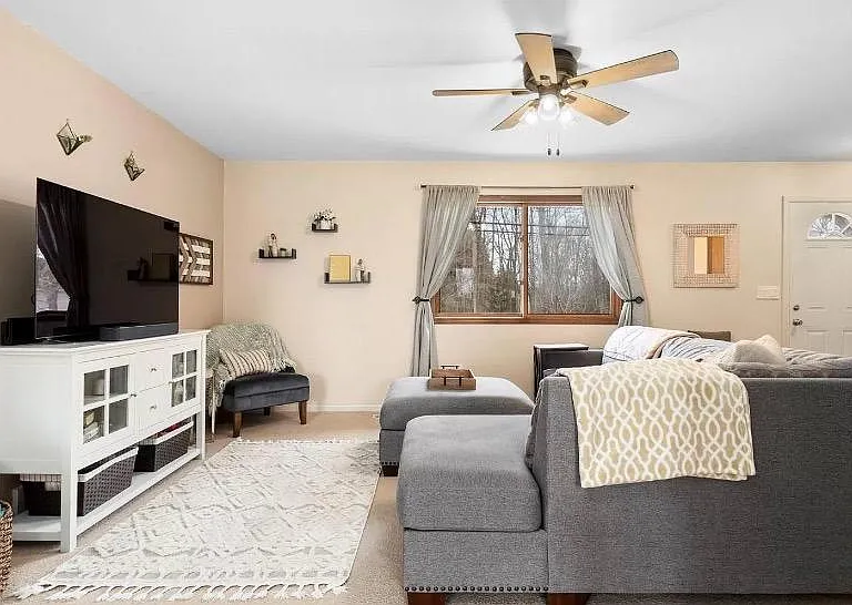 11816 Highridge Dr — Photo 14