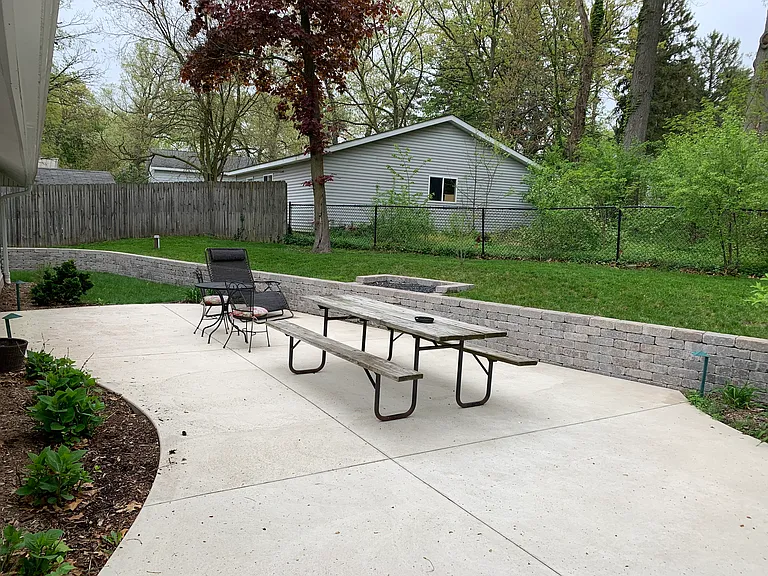 1362 Burlington Dr #A — Photo 12